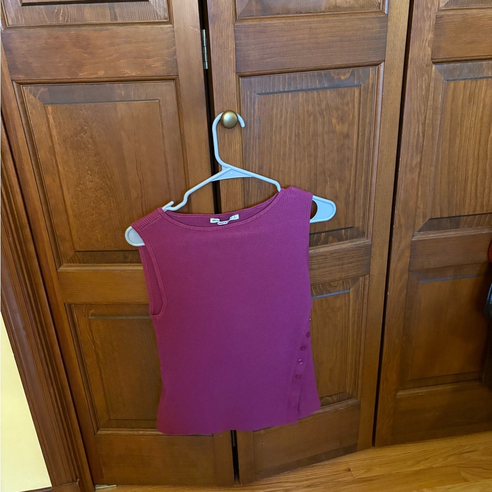 Abercrombie & Fitch Sleeveless Purple/Pink Top - Never Worn